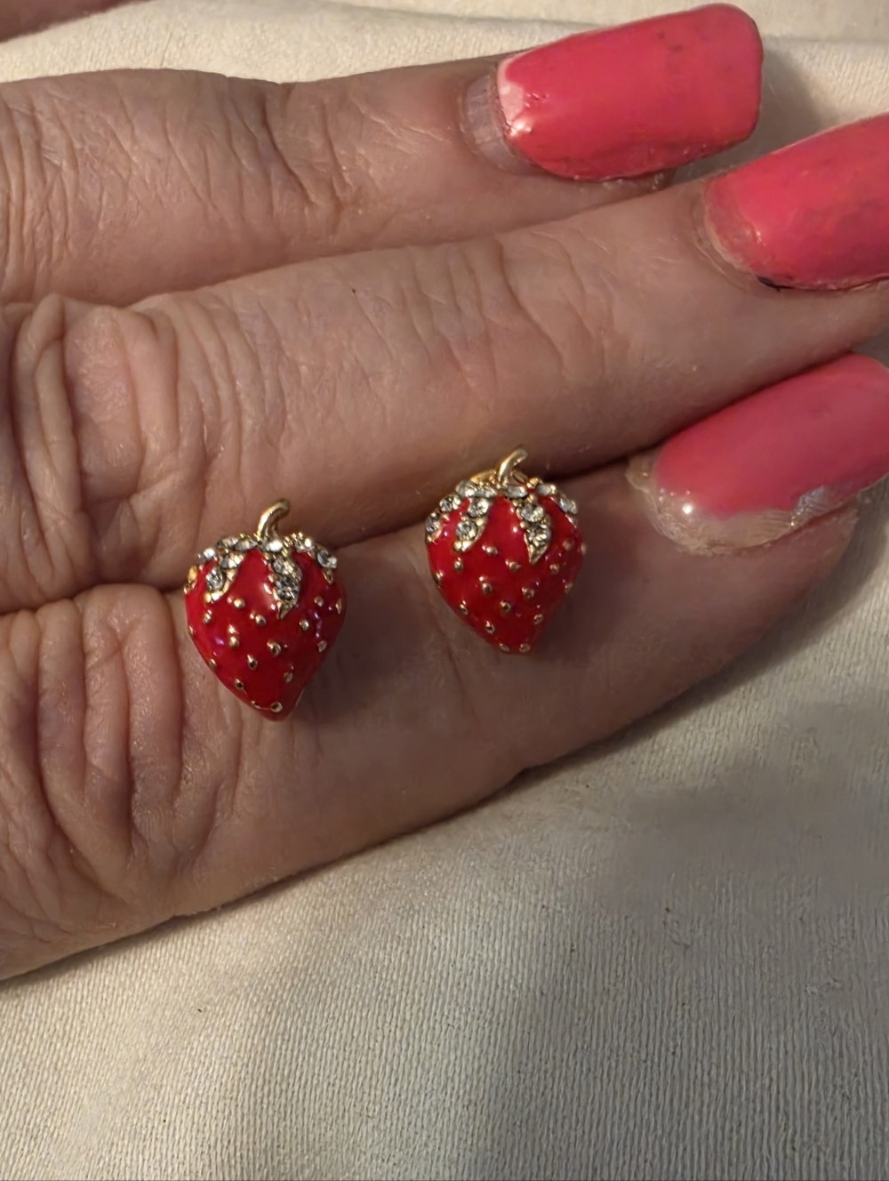 Small Red Strawberry Crystal Stud Earrings -golden Seeds Stud Earrings - Picture 2 of 5